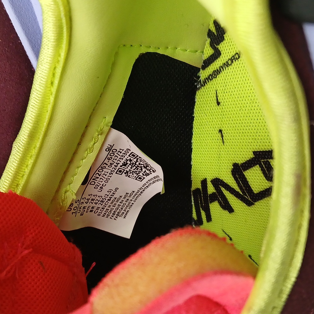 Nike - Picture 6 of 8